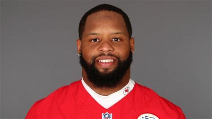 Anthony Hitchens Contract, Age, College, Parents, Salary, Net Worth, 40 Time, Teams, PFF Grade