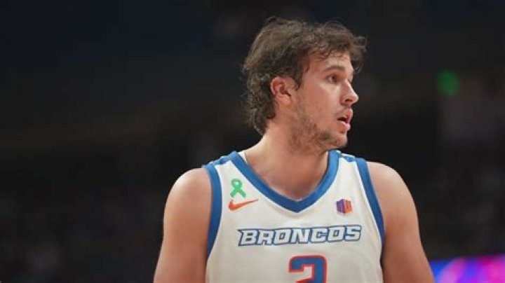 Chandler Hutchison Age, Wikipedia, Biography, Children, Salary, Net Worth, Parents.