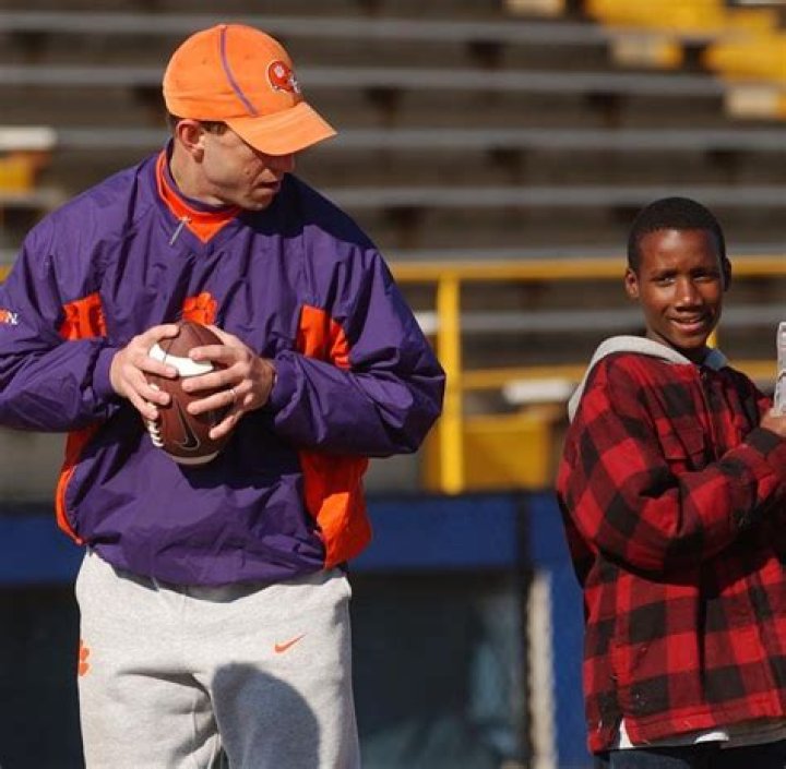 Ray Ray McelrathBey Net Worth, Wife Name, Wiki, Bio and Age: Is Clemson RB Married?