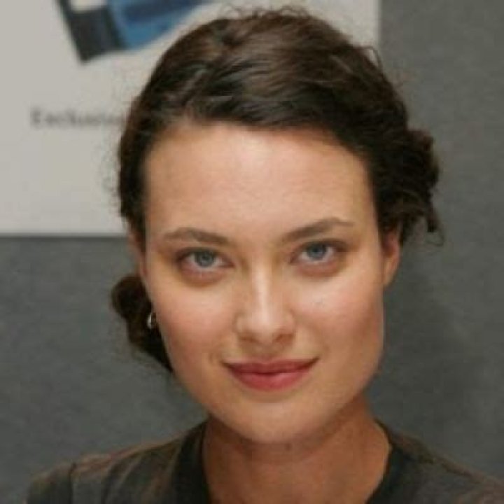 Shalom Harlow- Net worth, Bio, Husband, Height, Career