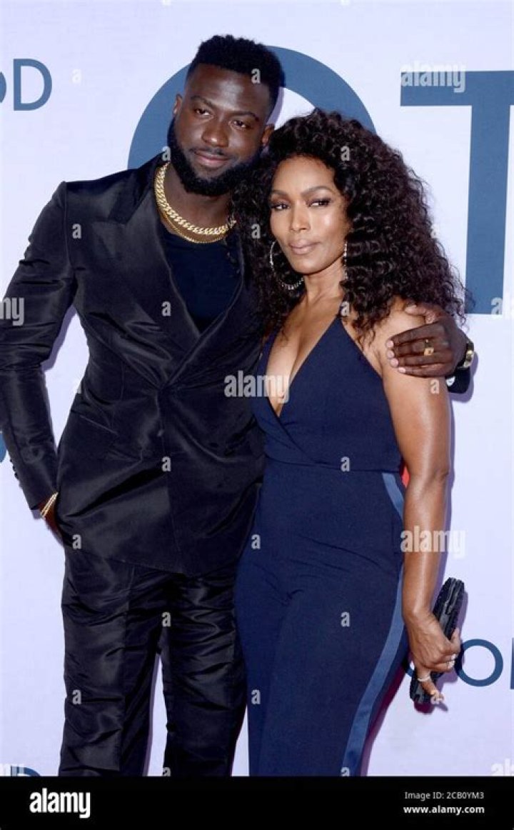 Sinqua Walls | Wife: Who Is He Married To? Kids Family